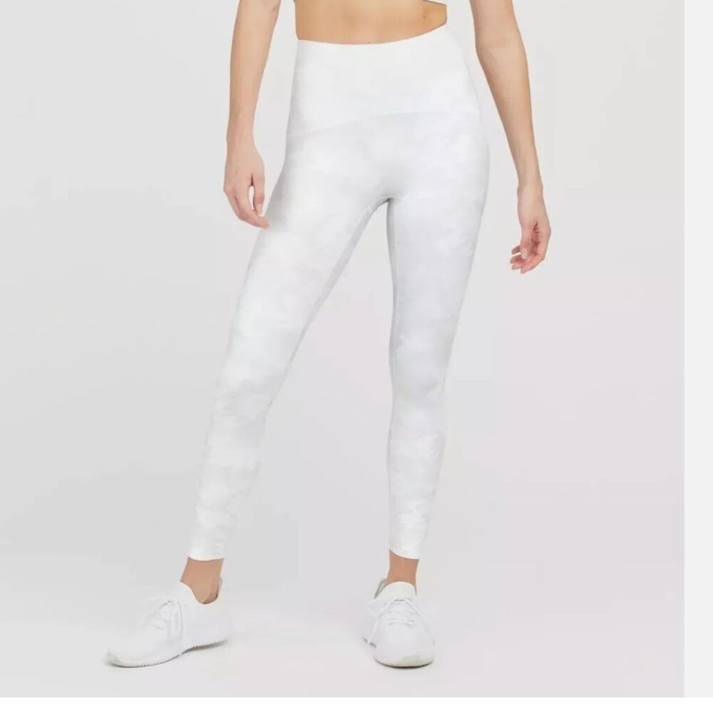 NWT SPANX Booty Boost Active Printed 7/8 Leggings White Camo